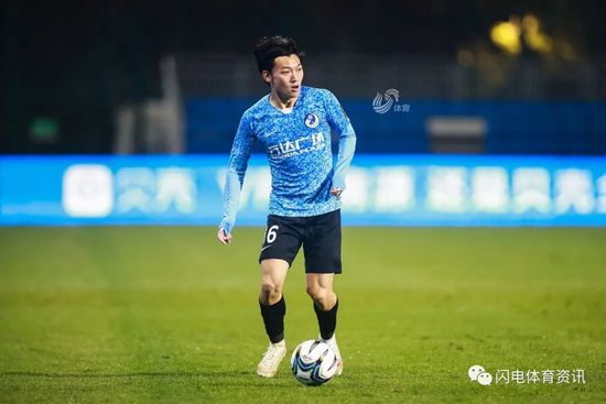 剧集《企鹅人》曝新海报 压迫感满溢 时间：2024.HBO Max播出。