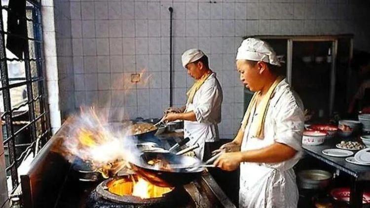 2025横店影视节将于10月31日至11月2日在横店举办，电影频道连续三天推出“直击2025横店影视节”融媒体直播活动，全程直击台前幕后精彩看点。