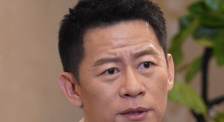 贾斯汀·比伯酒驾、嗑药被捕 2500美元保释出狱 2014-01-24 当地时间1月23日，美国迈阿密，贾斯汀·比伯因涉嫌酒驾、飙车、拒绝警方调查而被捕。